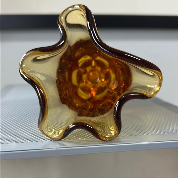 Fenton Handkerchief Amber Glass Vase Elegant Home Accent - Picture 9 of 10